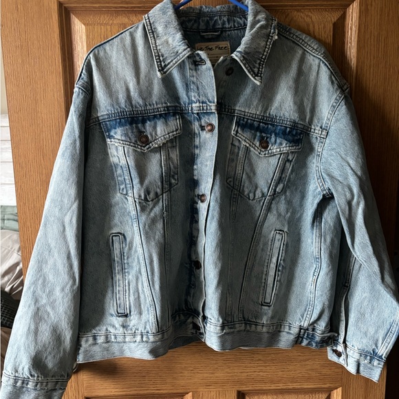 We the Free Jolene Trucker denim jacket size M. NWT - Picture 3 of 3